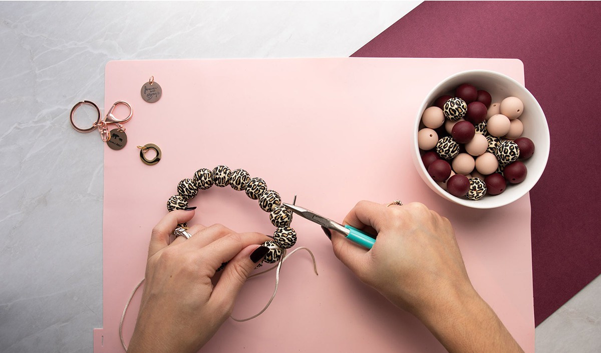 silicone bead wristlet supplier