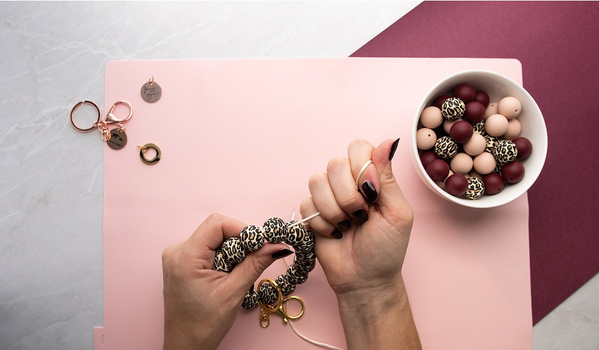 silicone bead wristlet manufacturer